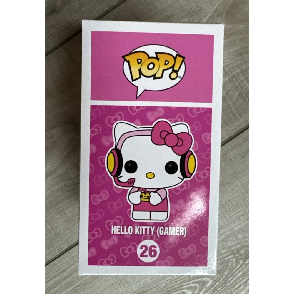 NEW Vaulted Funko POP! Hello Kitty Gamer #26 GameStop Exclusive with Protector